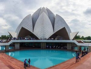 ponds and gardens of Lotus temple delhi, side view with details